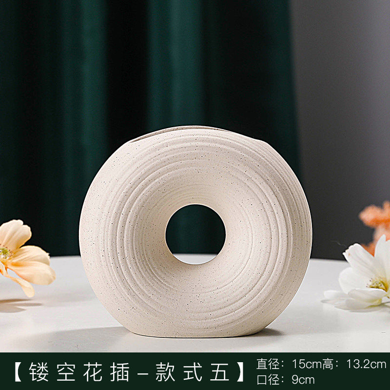 Elegant Ceramic Vase for Home Decor - Nordic Design