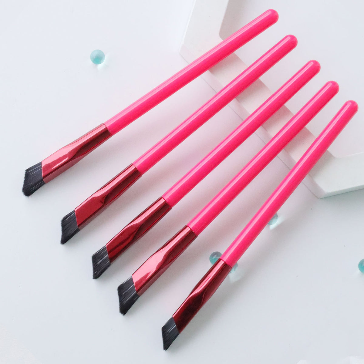 Wild Eyebrow Makeup Brush with Square Angle for Quick Application