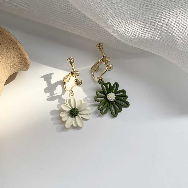 Asymmetrical Daisy Earrings - Korean Minimalist Style