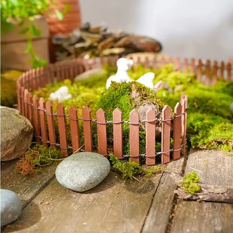 Mini Wooden Fence for Fairy Garden Decor (90x5cm)