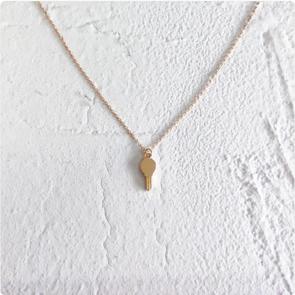 Simple Key Lock Clavicle Necklace