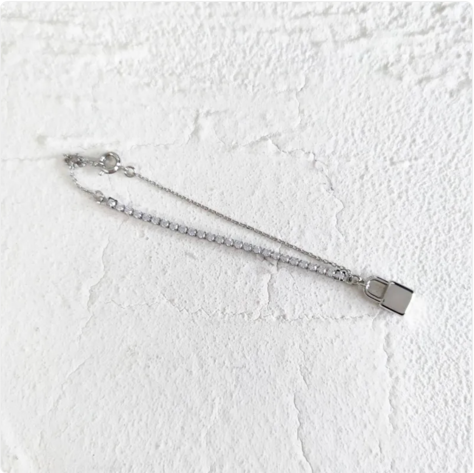 Simple Key Lock Clavicle Necklace