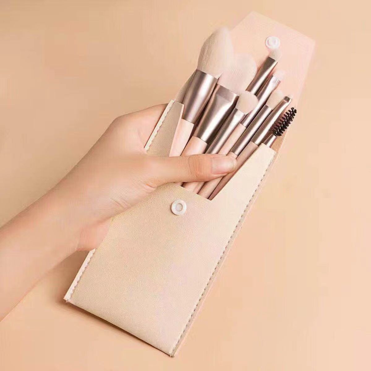 Cangzhou 13-Piece Soft Makeup Brush Set for Beauty