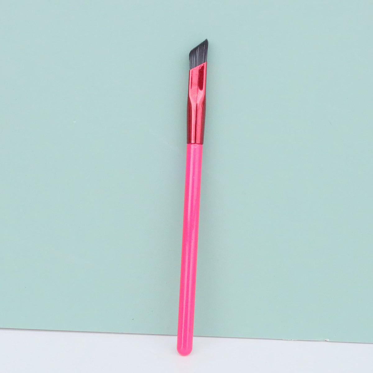 Wild Eyebrow Makeup Brush with Square Angle for Quick Application