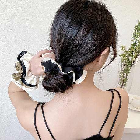Elegant Retro Pig Colon Ring Hair Accessories for Women