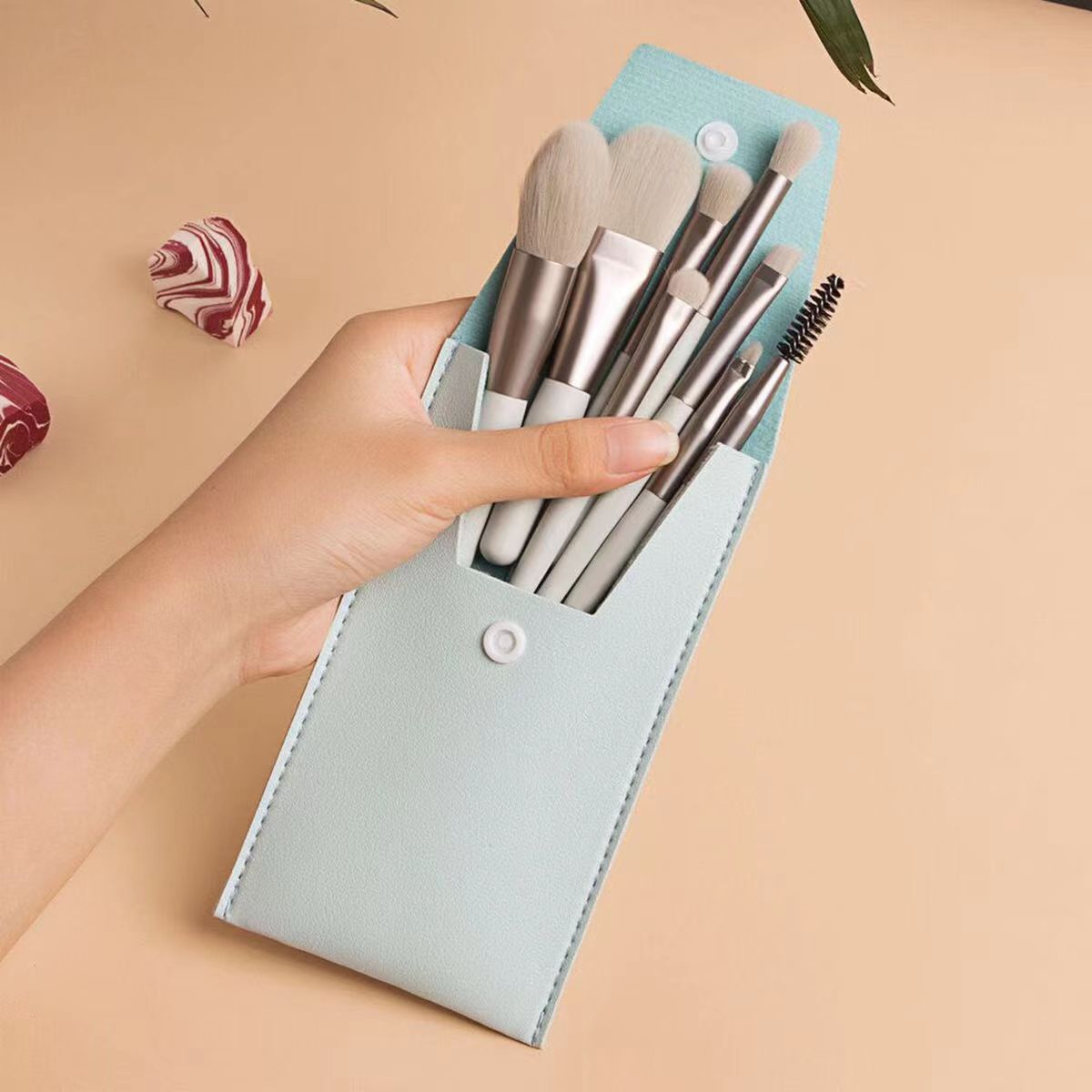Cangzhou 13-Piece Soft Makeup Brush Set for Beauty