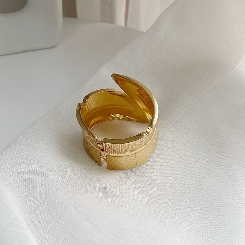 Leaf Shaped Metal Curtain Tieback and Accessories