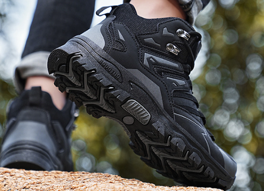 High-Top Outdoor Sneakers for Hiking