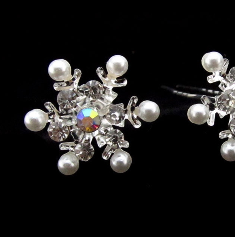 Snowflake Shaped Diamond Hair Clip with Pearls