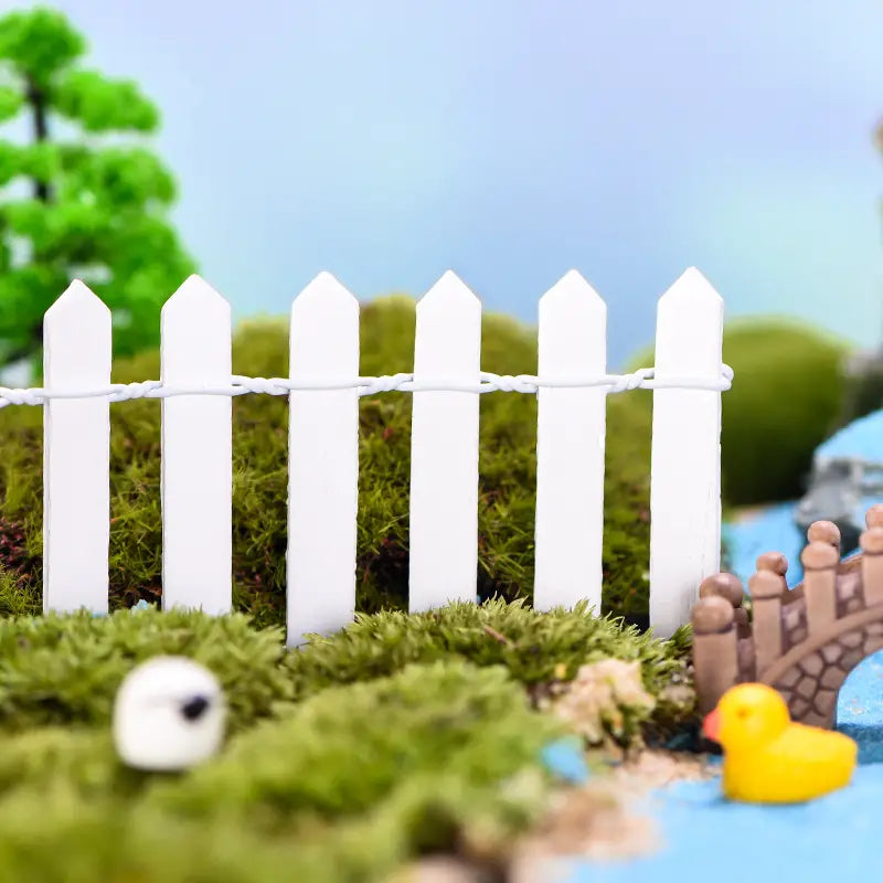 Mini Wooden Fence for Fairy Garden Decor (90x5cm)