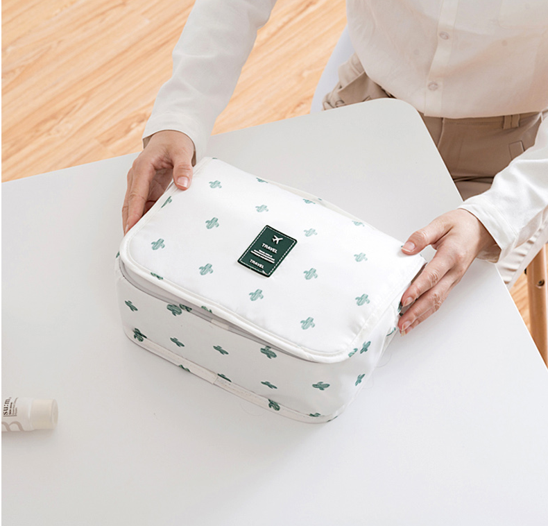 Travel Toiletry Bag, Waterproof Organizer Pouch