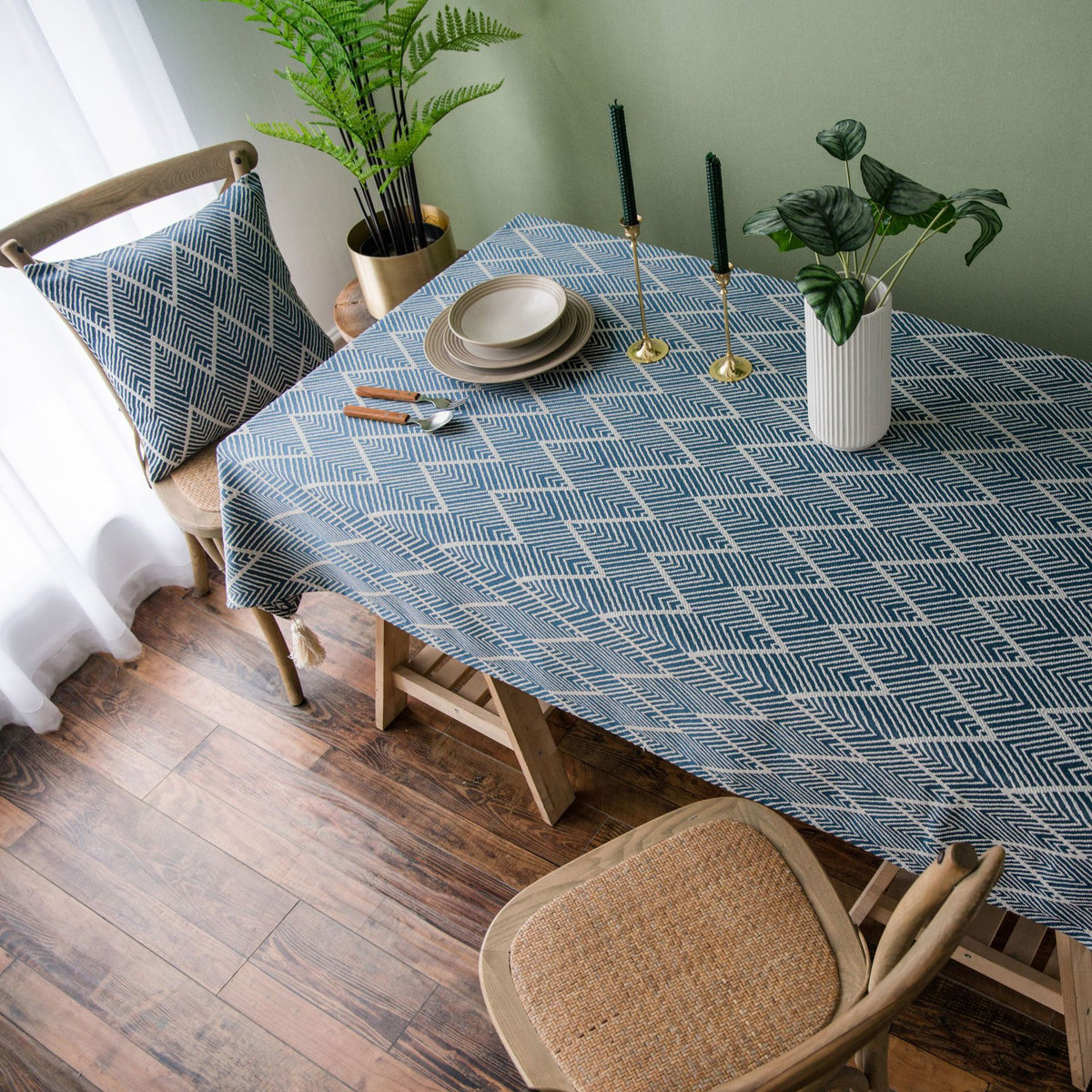 Waterproof Triangular Chevron Tablecloth for Home Use