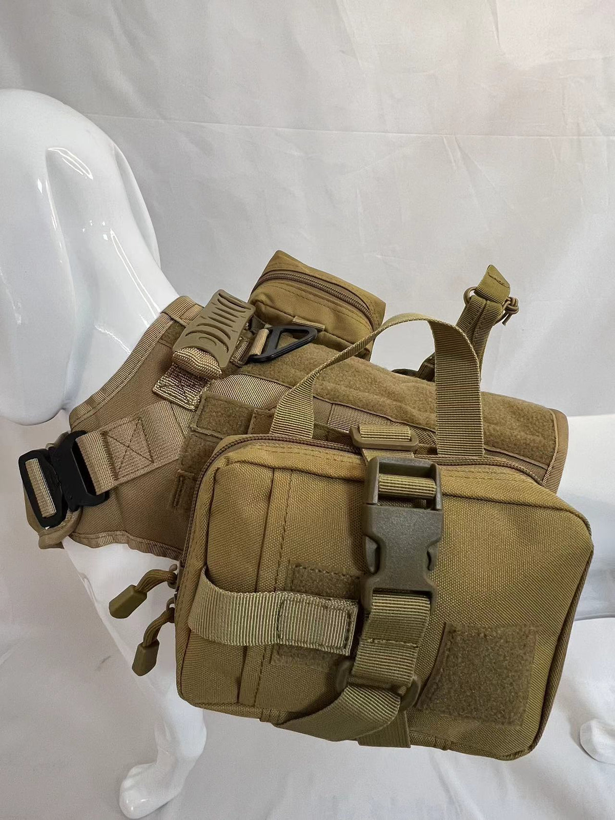 Outdoor Multifunctional Dog Vest with Water Bottle Pouch