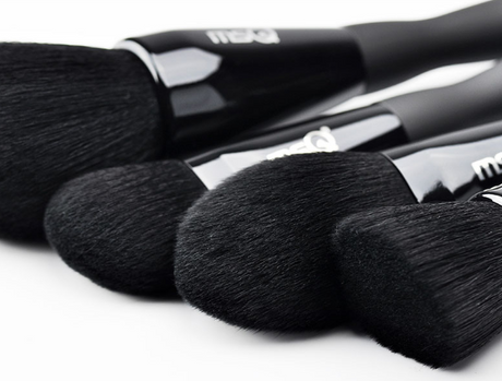 MSQ 10-Piece Black Makeup Brush Set with Magnetic Case