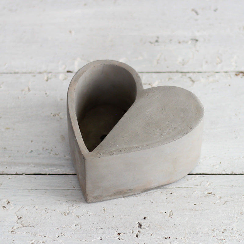 Creative Heart-Shaped Concrete Planter for Succulents