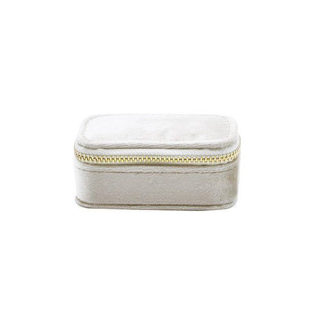 Mini Portable Velvet Earring Storage Box (1pc)