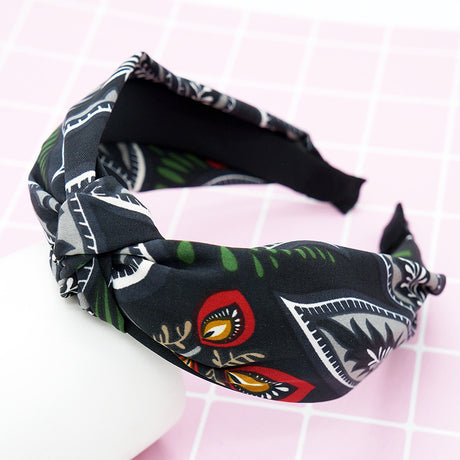 Artistic Striped Headband for Bathing and Makeup