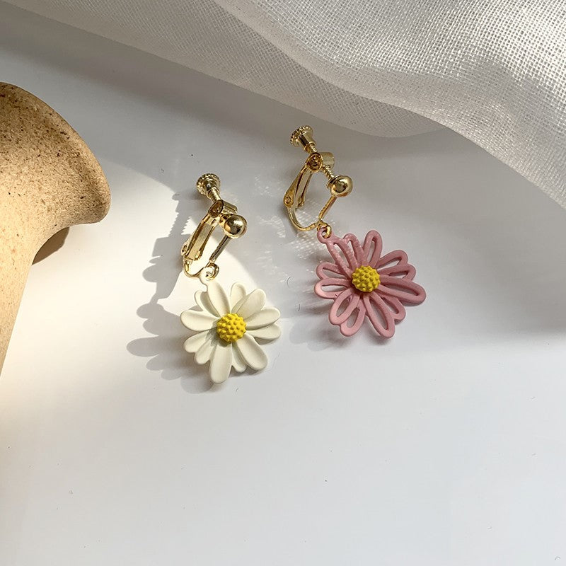 Asymmetrical Daisy Earrings - Korean Minimalist Style