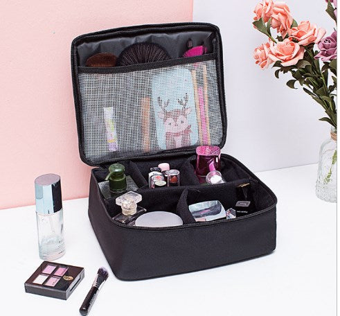 Large Capacity Portable Makeup Organizer Bag for Travel