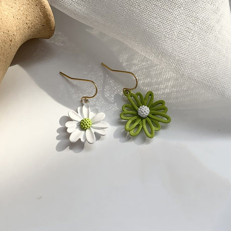 Asymmetrical Daisy Earrings - Korean Minimalist Style