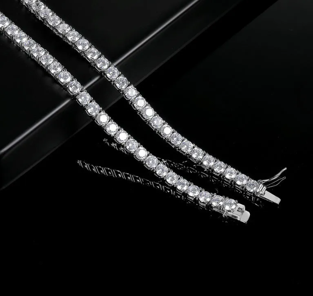 925 Silver Four-Claw Necklace