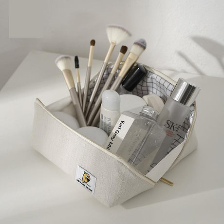 Fashionable Waterproof Cosmetic Bag for Women